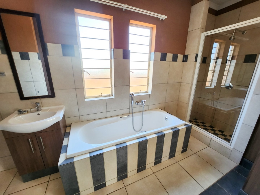 3 Bedroom Property for Sale in Wilkoppies North West